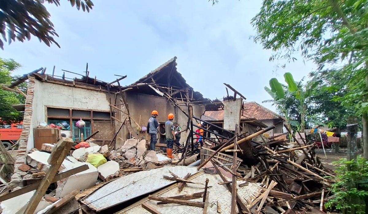 Bencana Mengintai! Sejumlah Kerusakan Akibat Hujan Lebat dan Angin Kencang Melanda Pasuruan