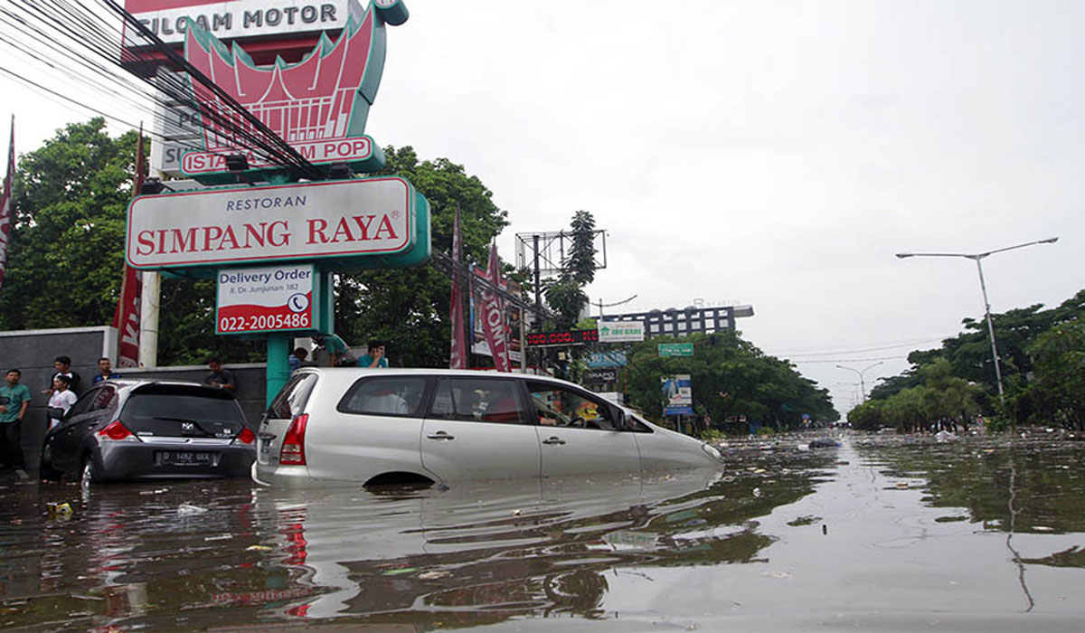 Gila! Banjir Bandung Terus Terulang, WALHI Sebut Ada Masalah Besar